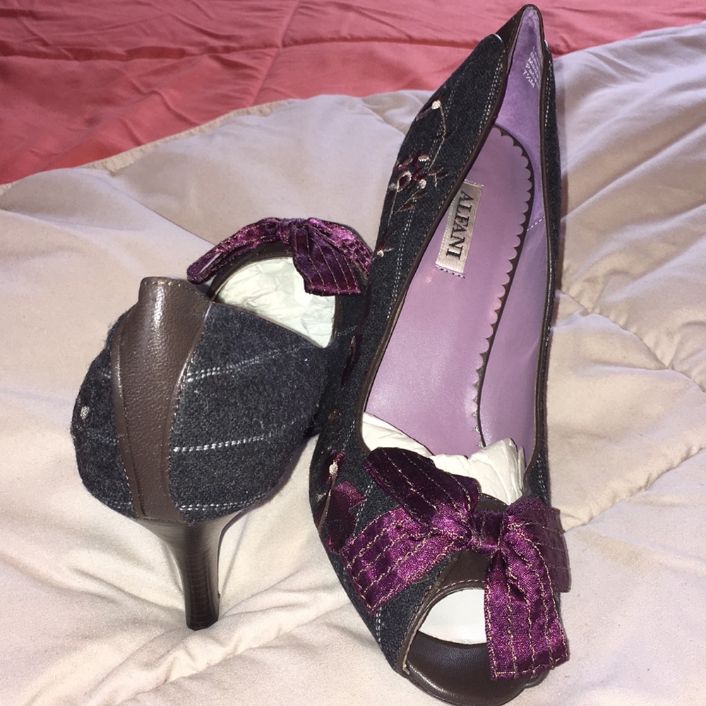 Alfani peep-toe pumps
